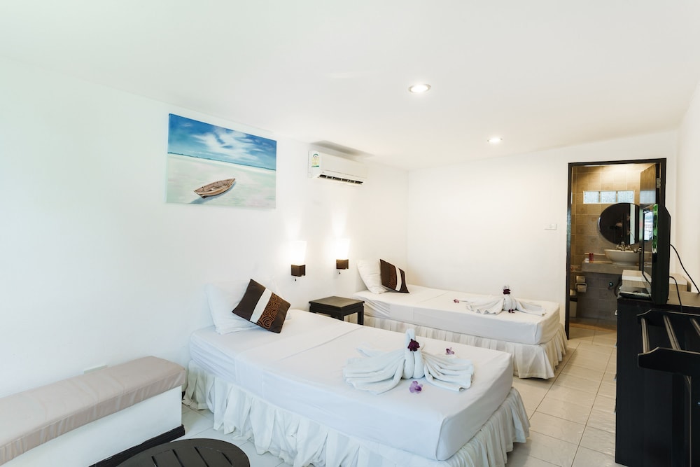 Samui Pier Beach Front Resort 30/80