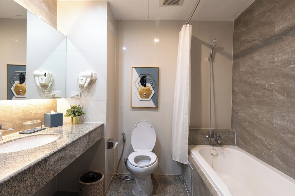 Siam Mandarina Hotel Formerly Grand Inn Come Hotel Suvarnabhumi Airport 73/74