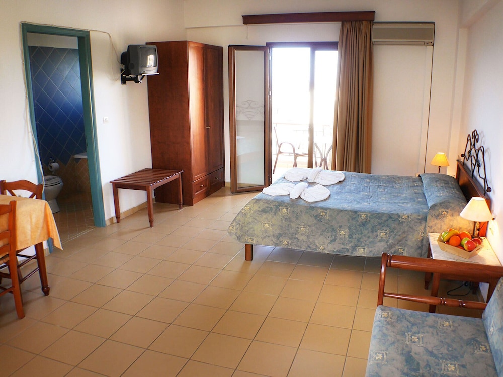 Areti Aparthotel 23/75
