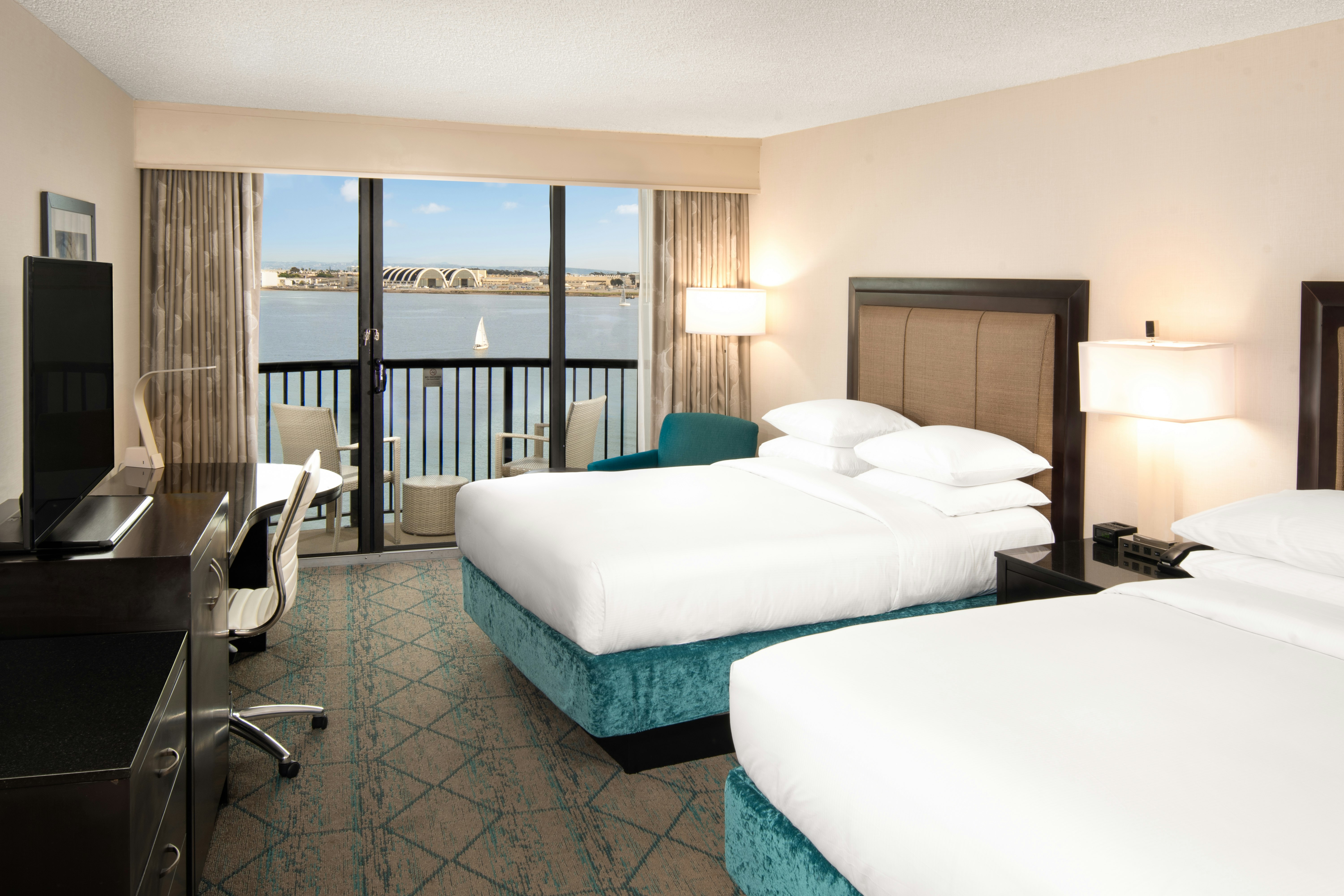 Room, 2 Queen Beds, Harbour View, Superior Floor