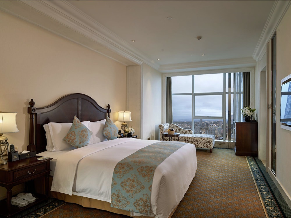 Yinxin Century Hotel 10/25