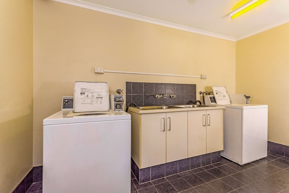 Quality Hotel Darwin Airport 10/38