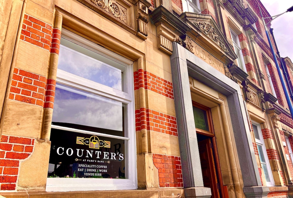 The Parrs Bank Hotel 2/17