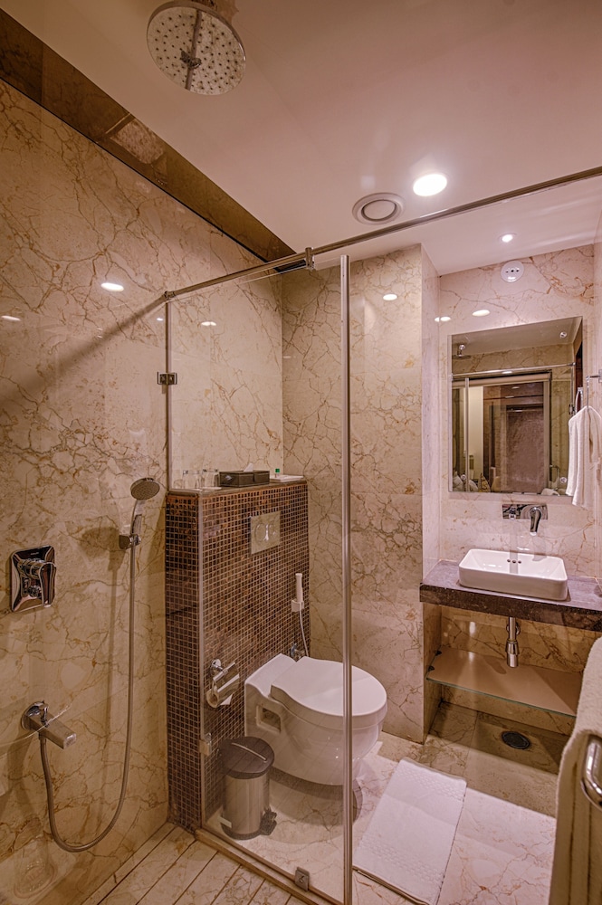 Hotel Lilac 18/37