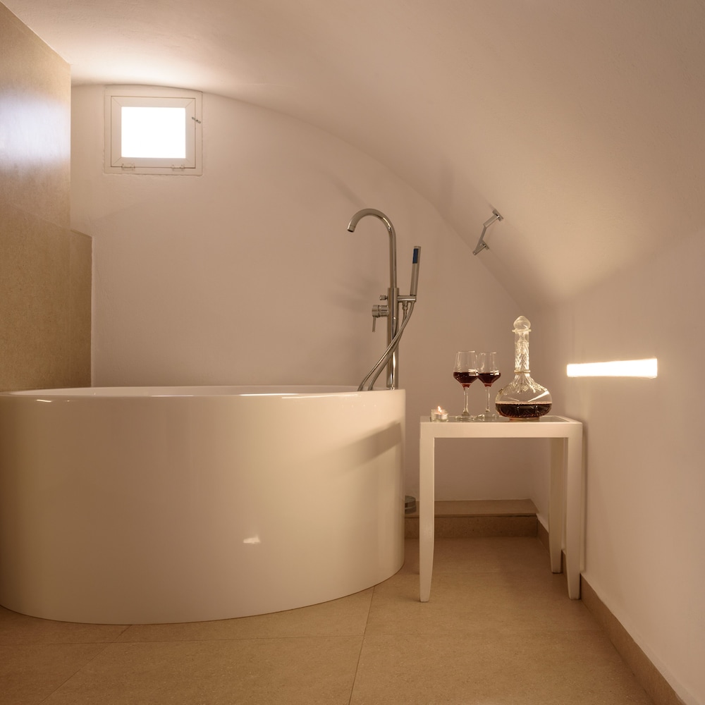 Muses Cycladic Suites 51/80