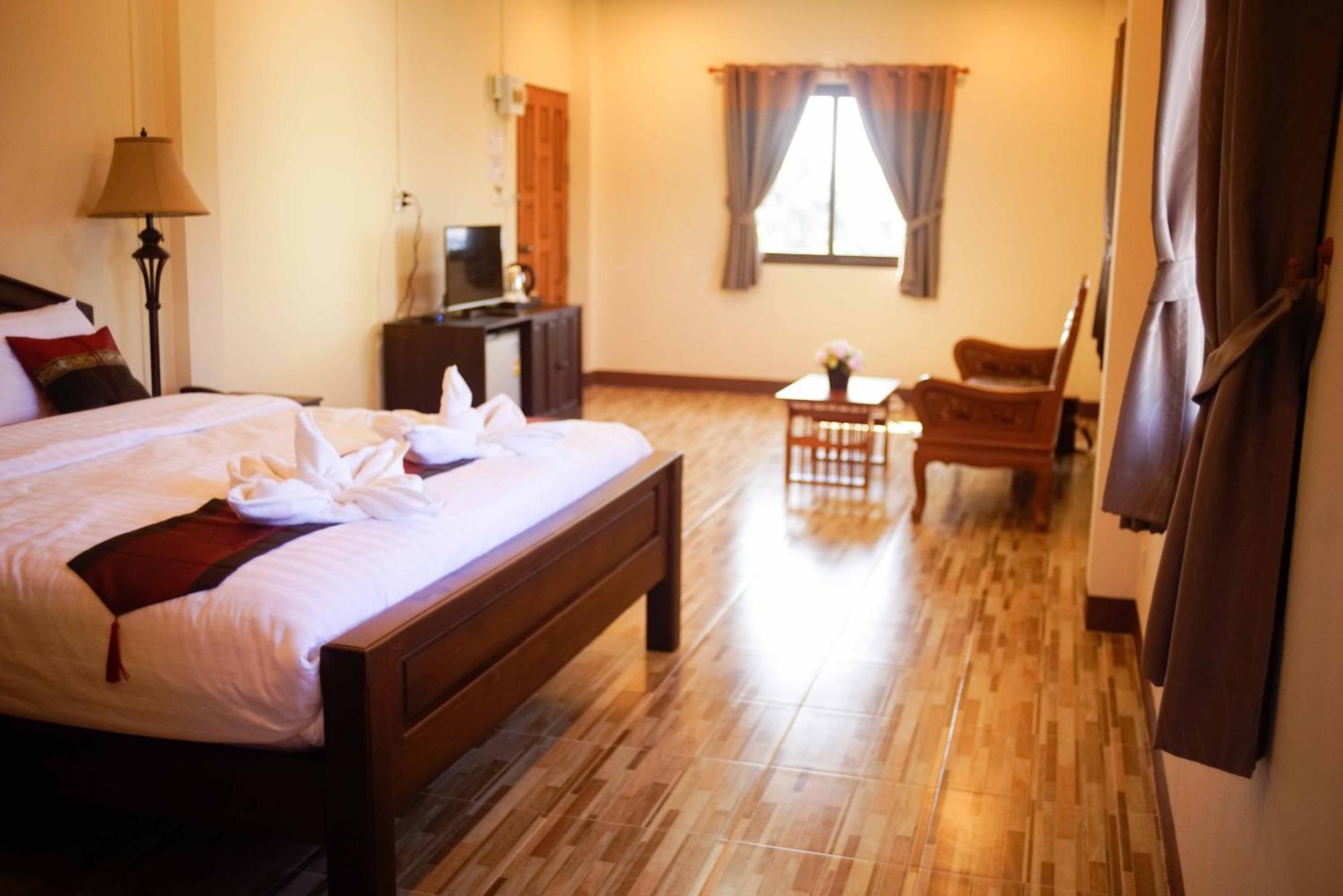 Nan Baankhun Hotel 22/58