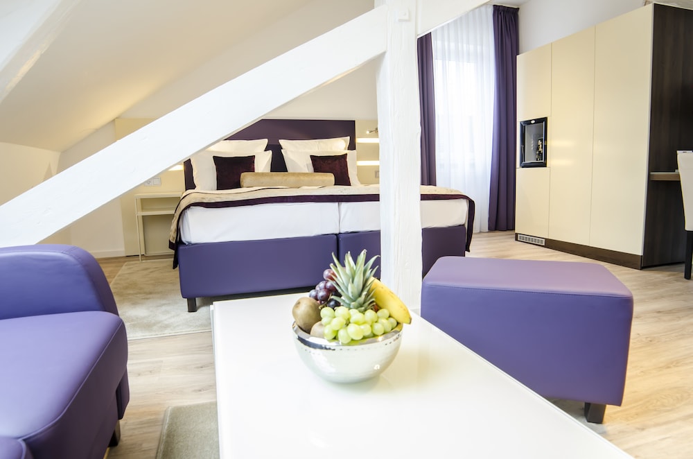 Hotel Merkur 37/52