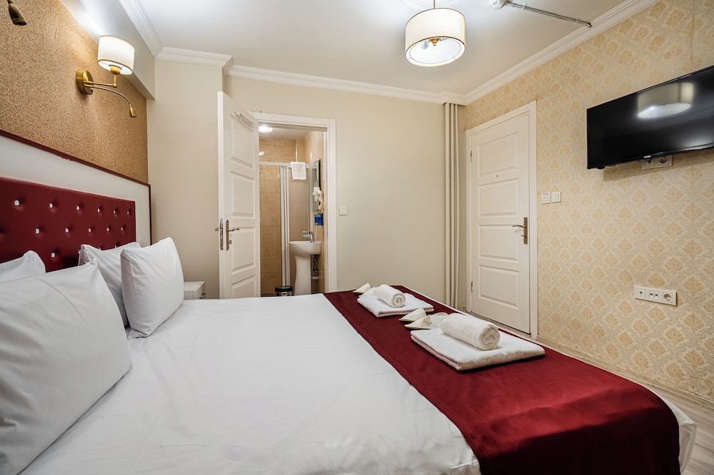Cihangir Palace Hotel 48/69