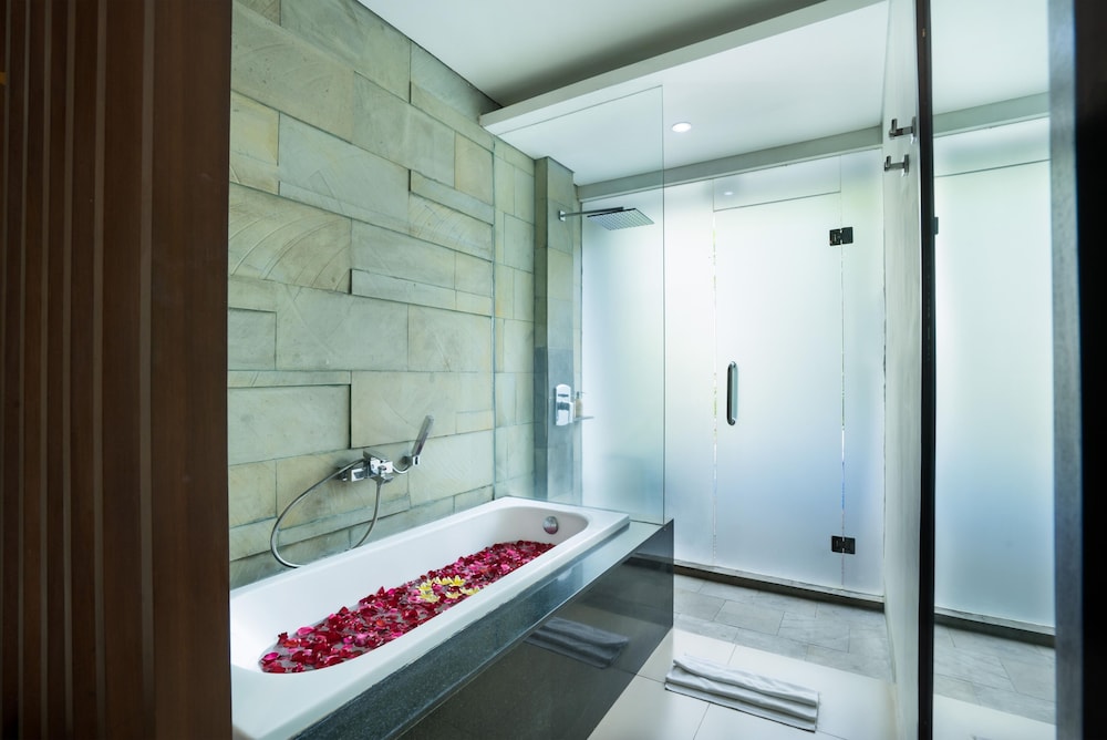 SAMAJA BEACHSIDE VILLAS 75/76