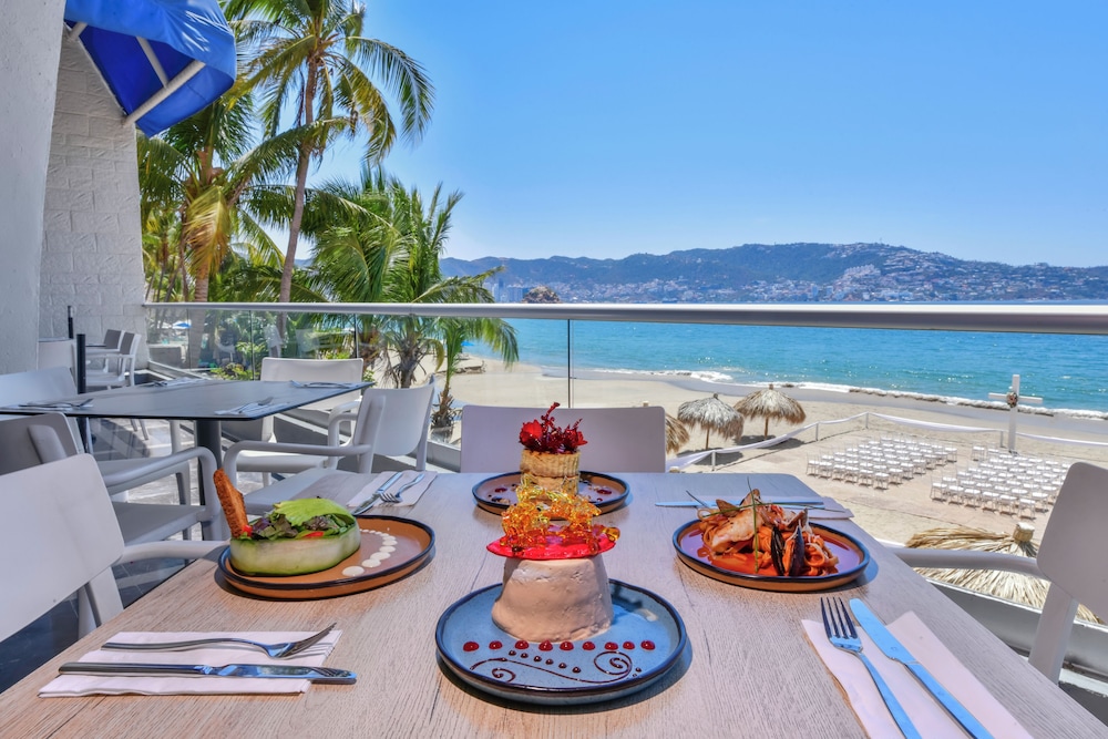 Krystal Beach Acapulco 77/98