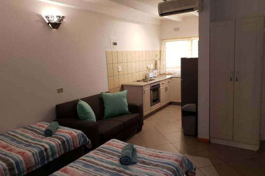 23 Manzini Chalets - Pumba's Den 8/25