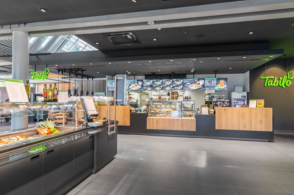 restaurant cafeteria