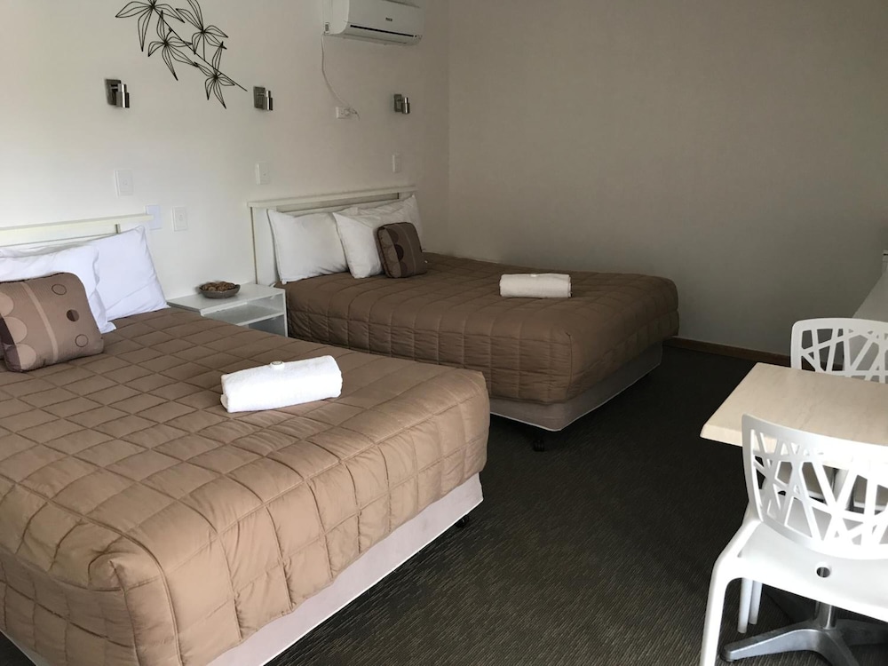 KARUAH MOTOR INN 39/59