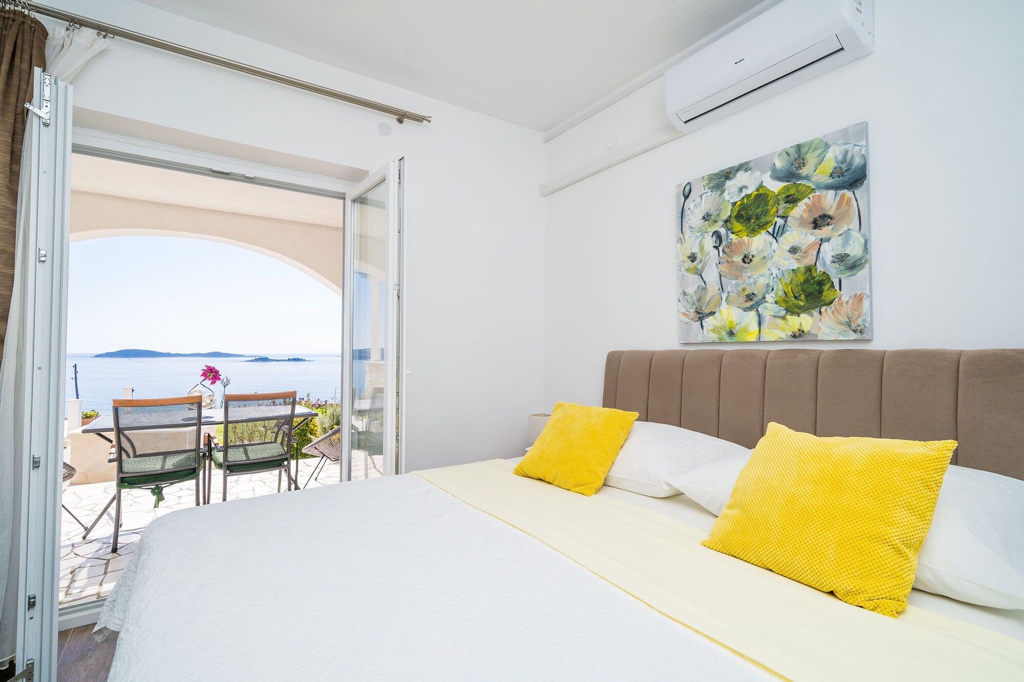 ROOM, DOUBLE BED, SEA VIEW, PATIO
