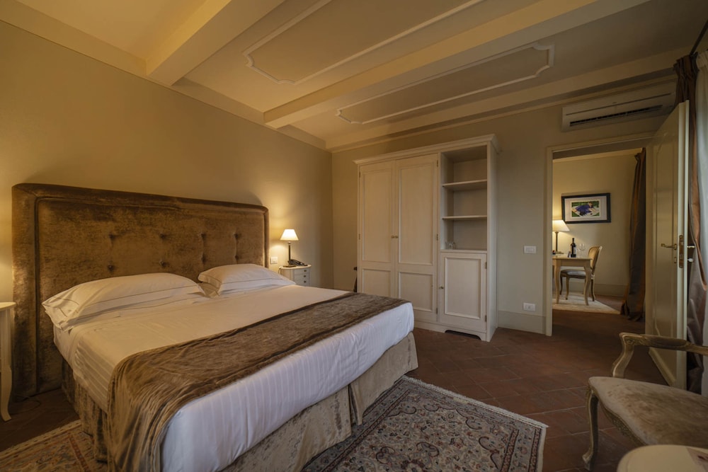 DELUXE, DOUBLE BED