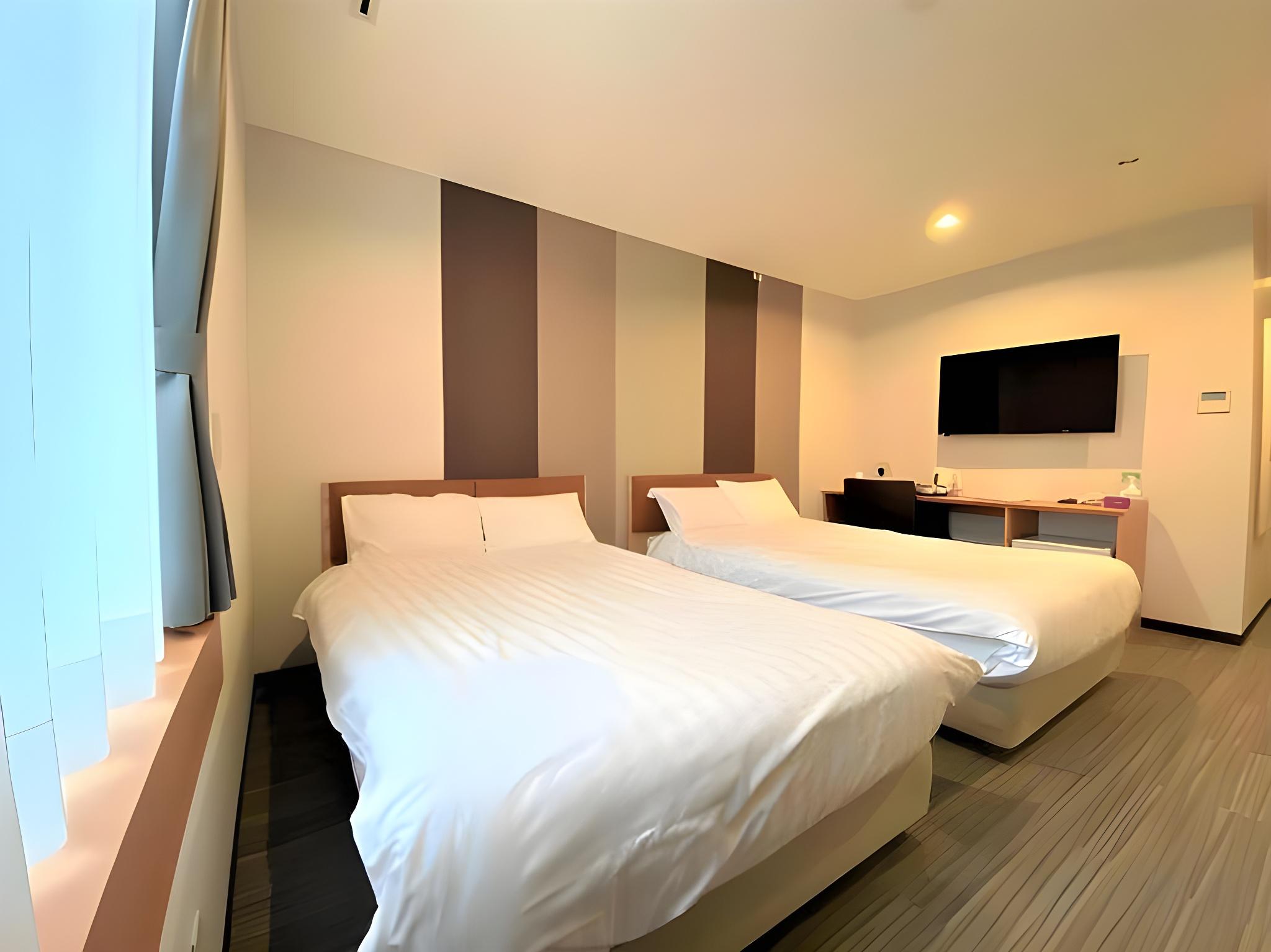 Semi Room, Semi Double Bed