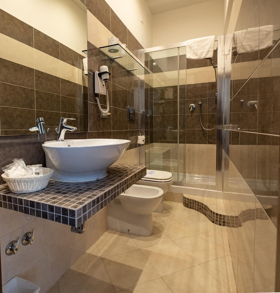 Hotel Moderno 48/50