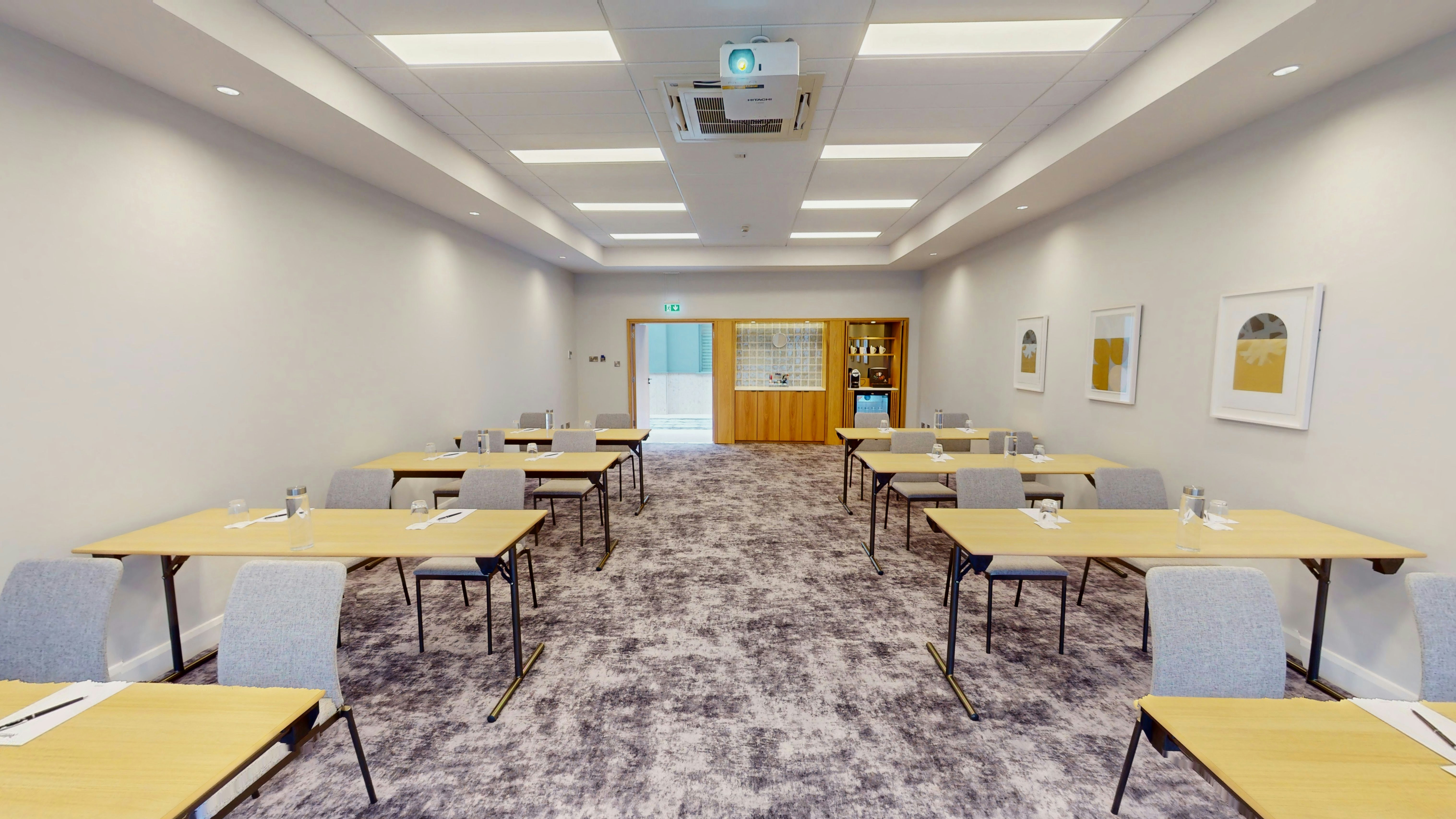 Clayton Hotel Dublin Airport Central 66/72