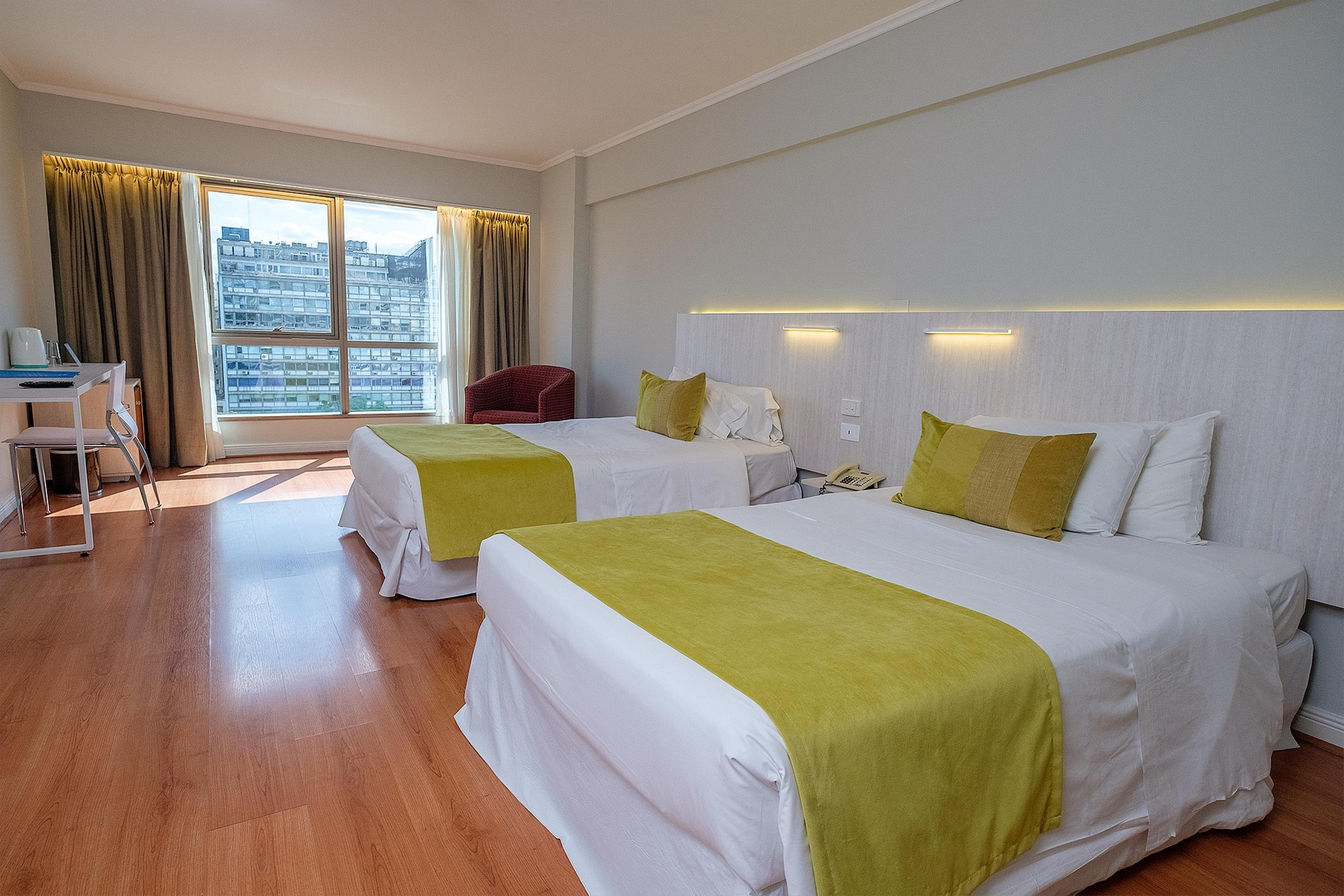 Superior, Twin Beds, Street View