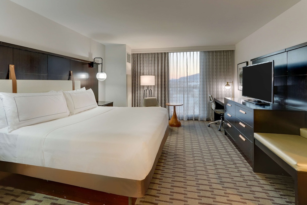 1 BEDROOM, PRESIDENTIAL, SUITE, KING BED