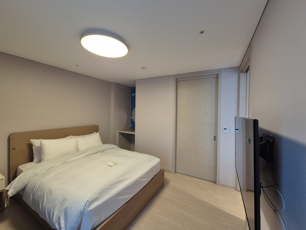 Incheon Airport Global Hotel and Suites 15/44