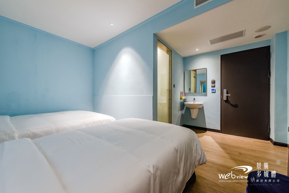 Prince Hotel 26/50