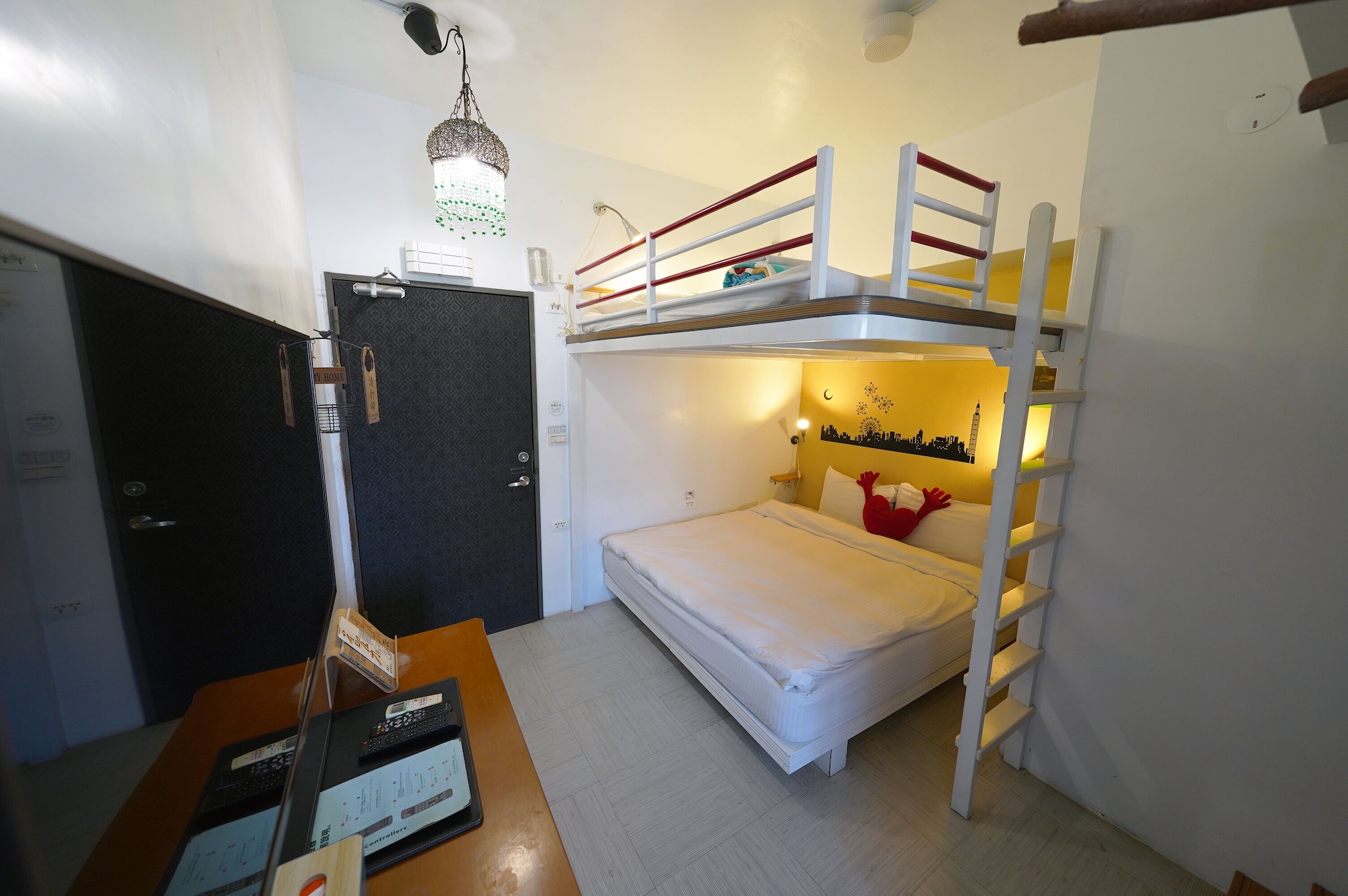 JUNIOR SUITE, PENTHOUSE SUITE