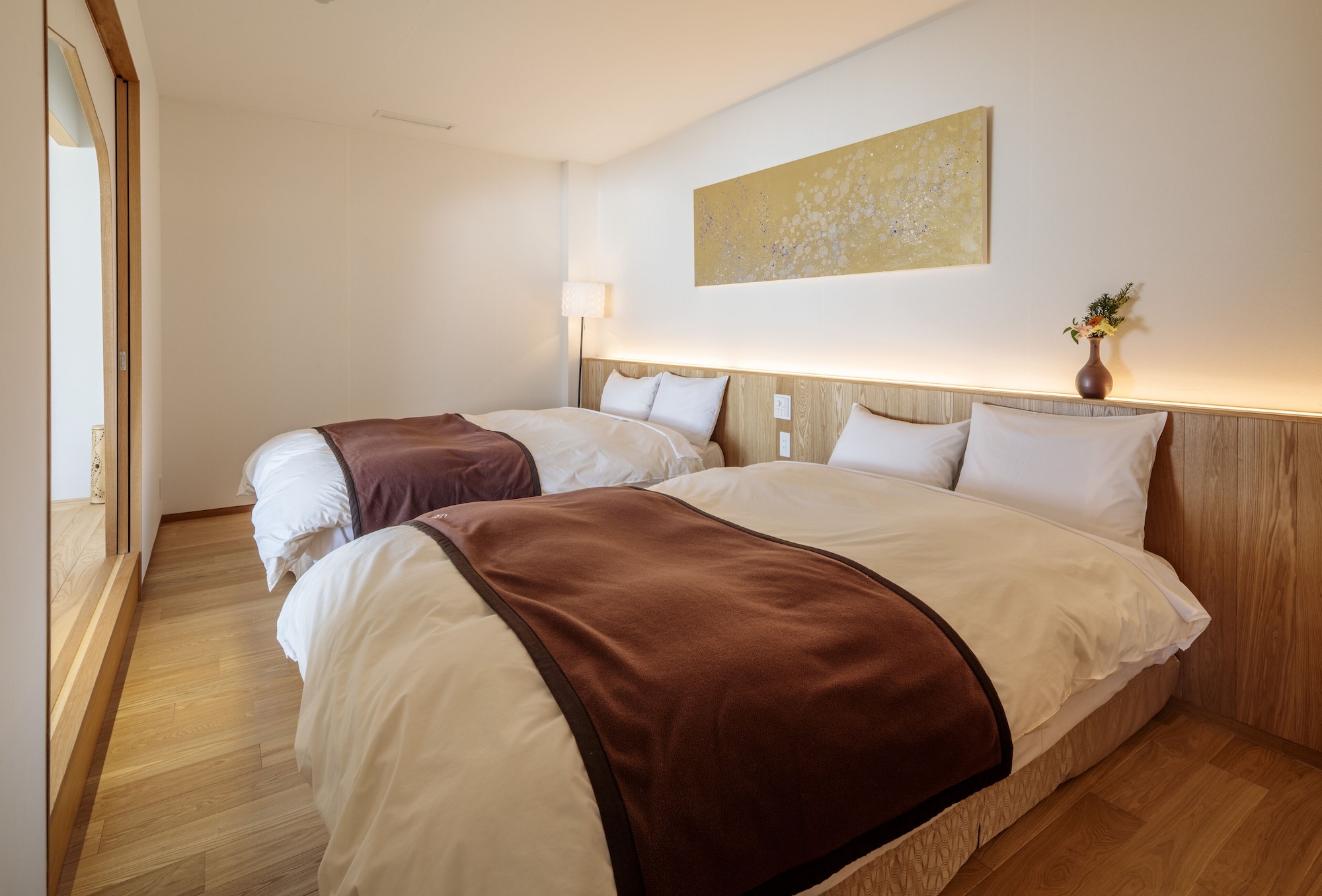 LAXURY, SUITE