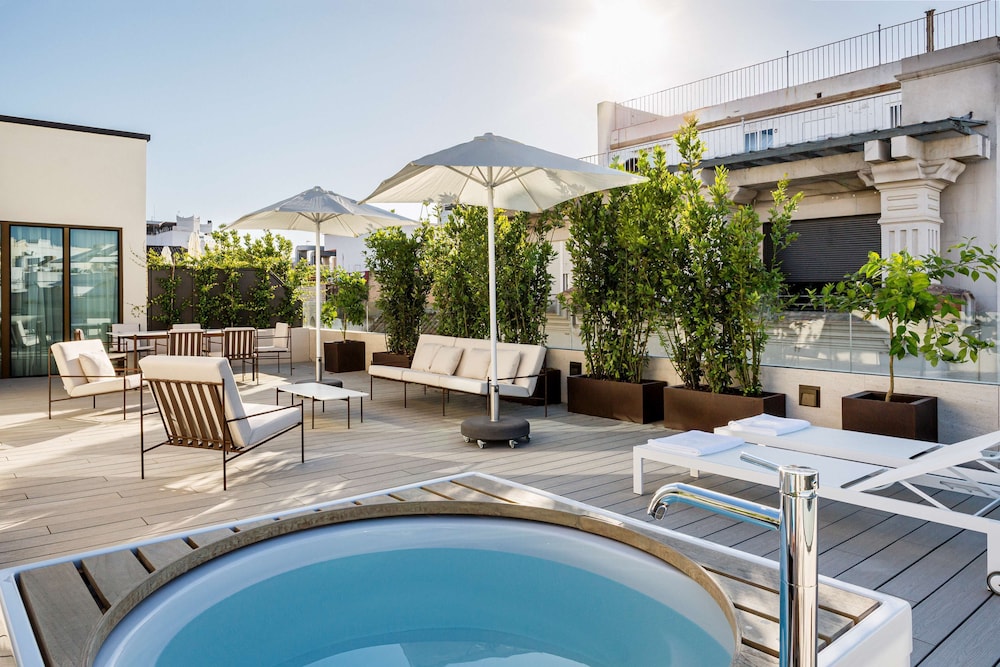 Radisson Collection Hotel, Magdalena Plaza Sevilla 35/73