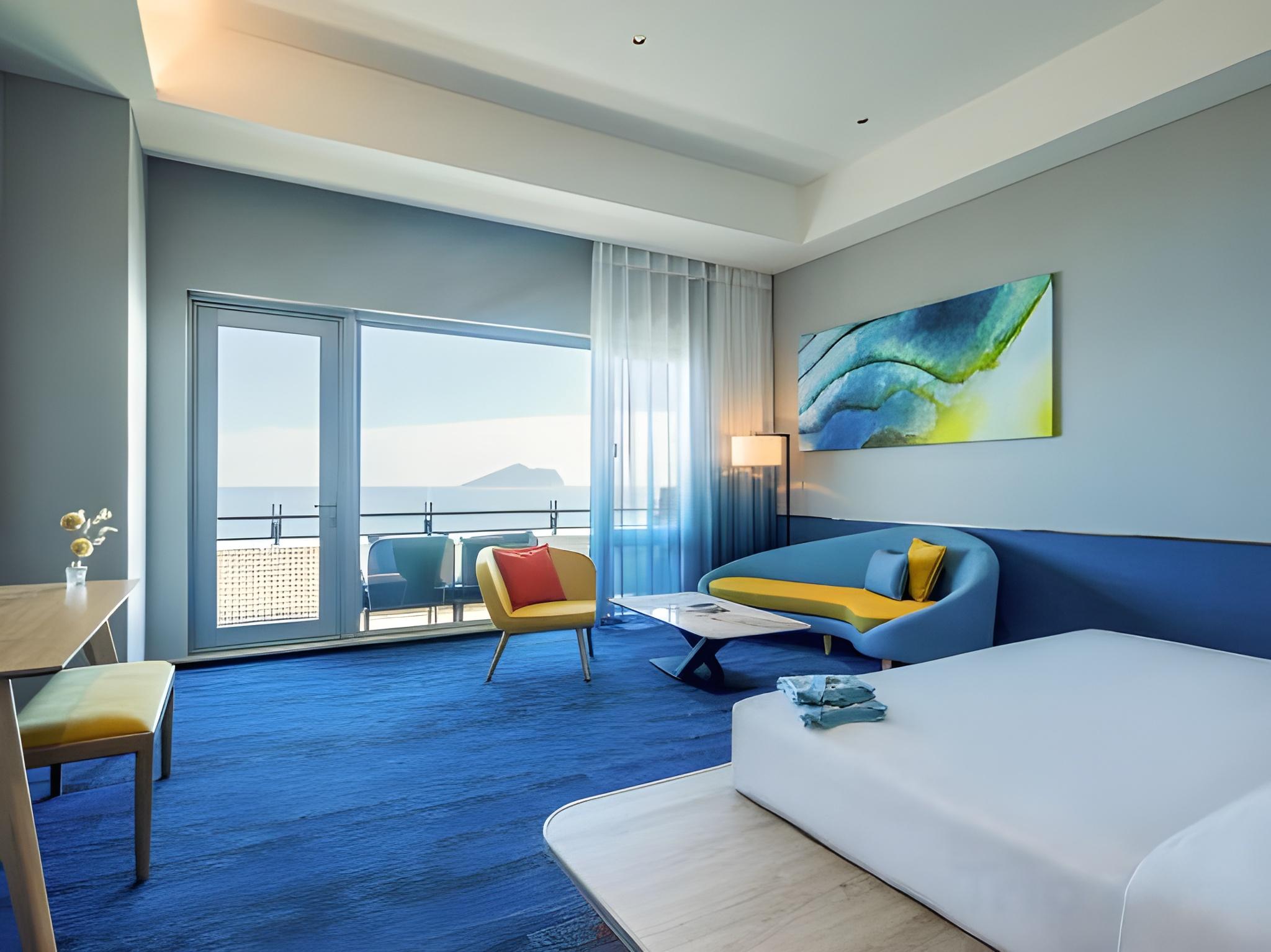 Skyline, King Bed, Ocean Front