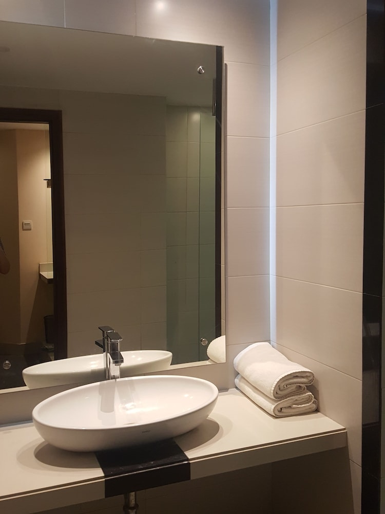 Hotel Kharisma 50/53