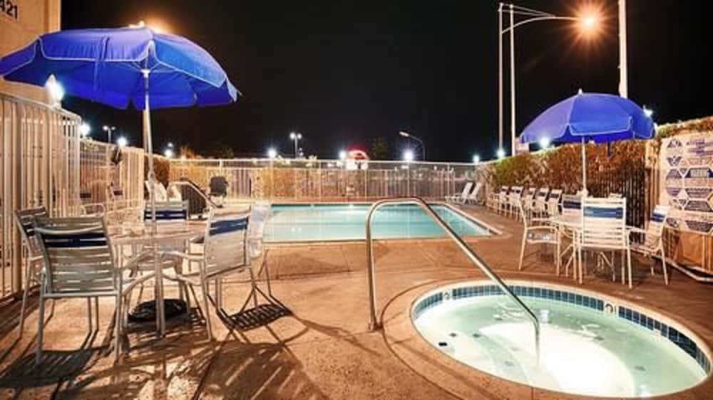 Best Western John Jay Inn 2/29