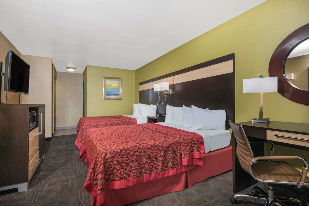 Days Inn By Wyndham Carlsbad Nm 21/65