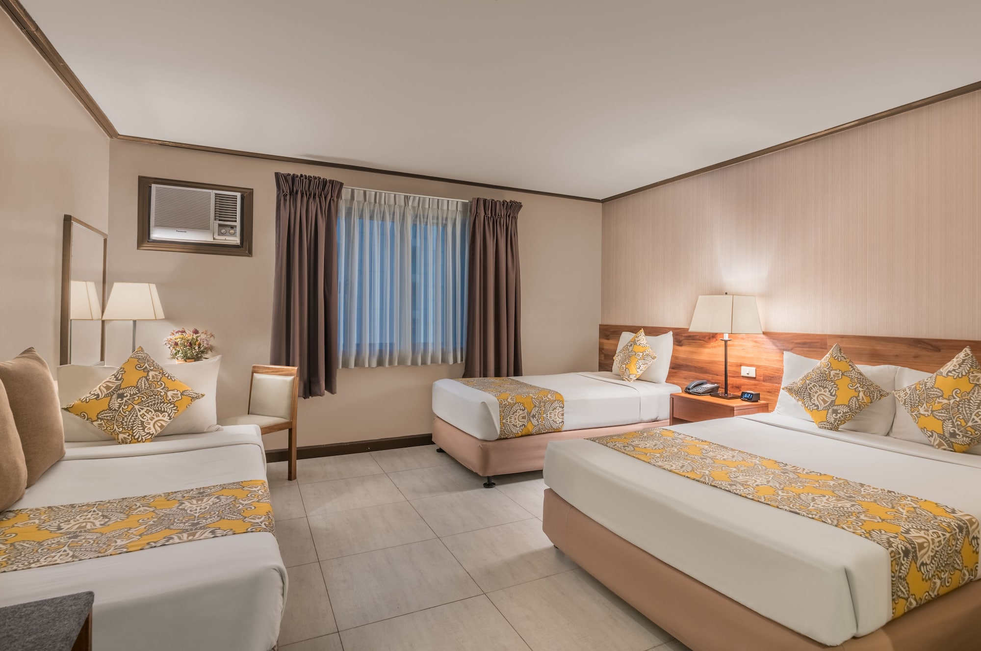 Deluxe, Quadruple, Queen and Twin Beds