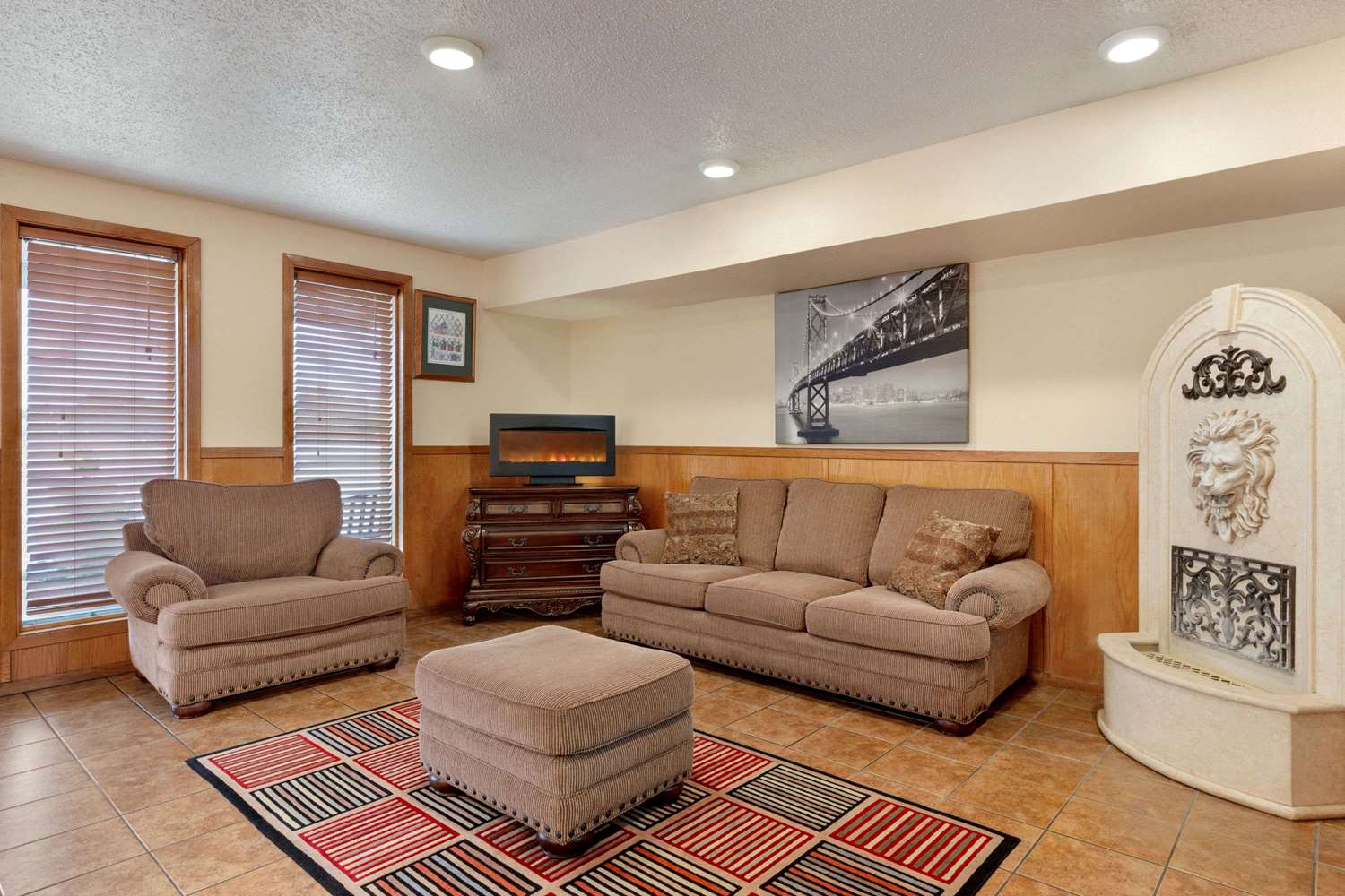Super 8 by Wyndham Waco University Area 12/24