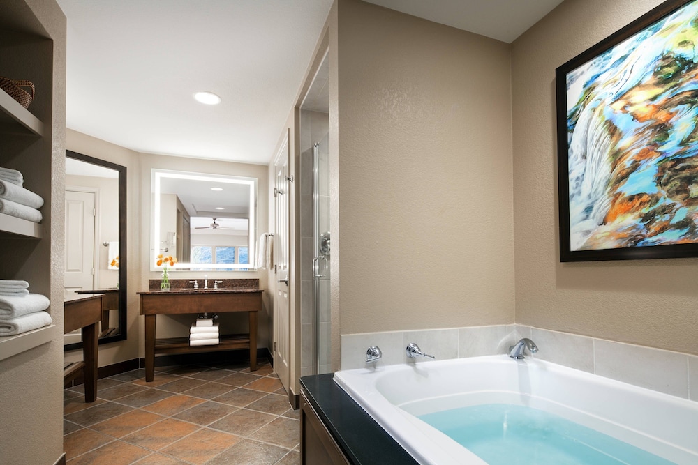 Sheraton Lakeside Terrace Villas at Mountain Vista Avon Vail Valley 3/18