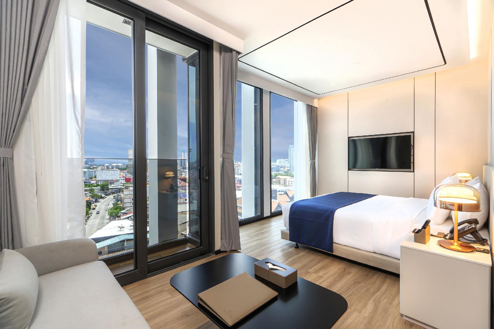 Premier, King Bed, with View, High Floor