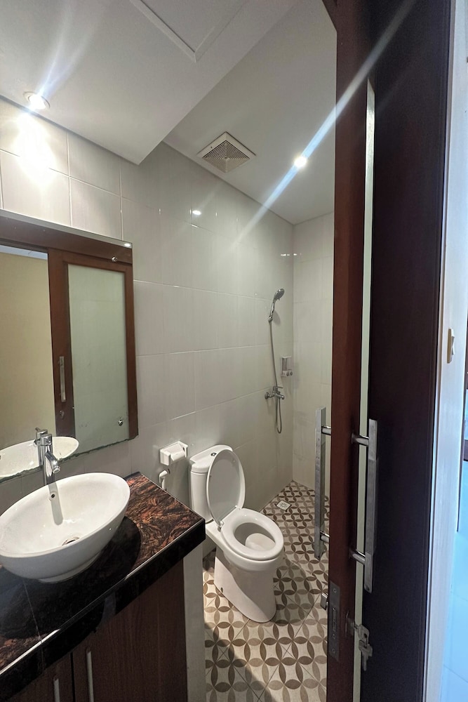 Gora Beach Inn 48/53