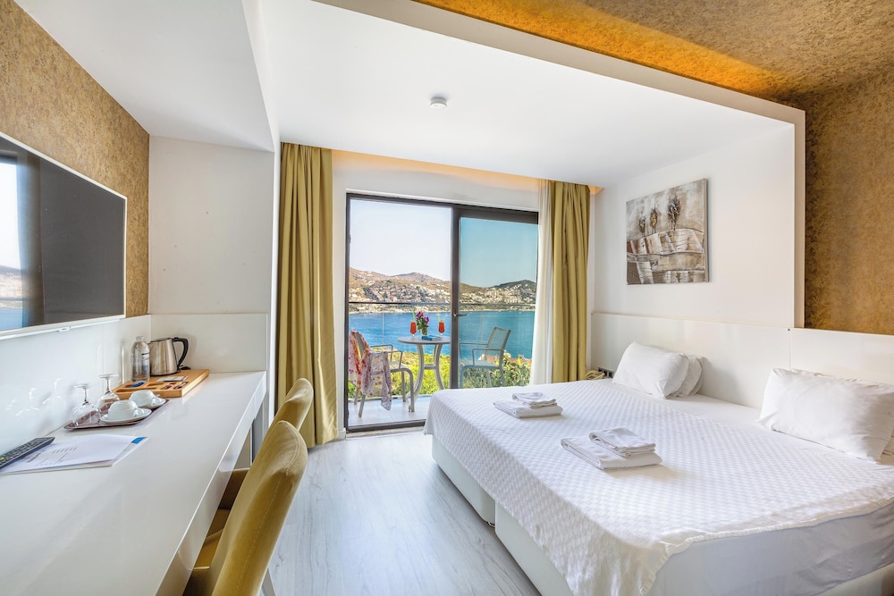 Standard, Double Bed, Sea View