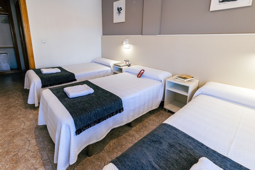 Hostal Gran Via 13/40