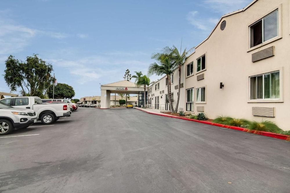 Motel6 Carson, CA 44/59