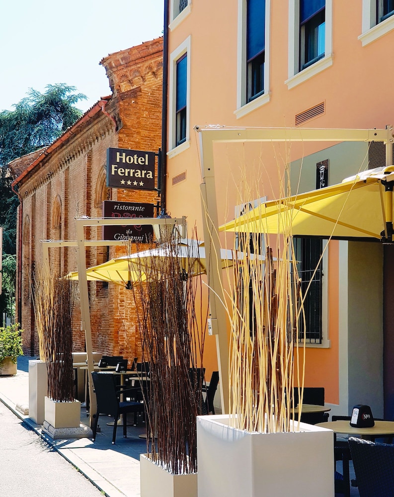 Ferrara Hotel 3/66