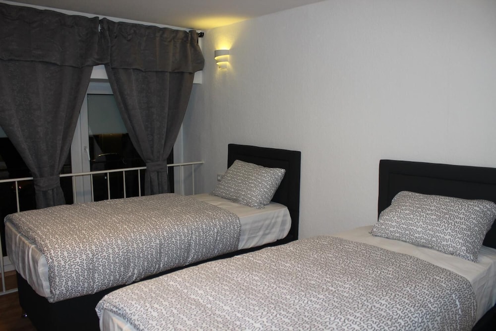 Hotel Garni Emir 15/50