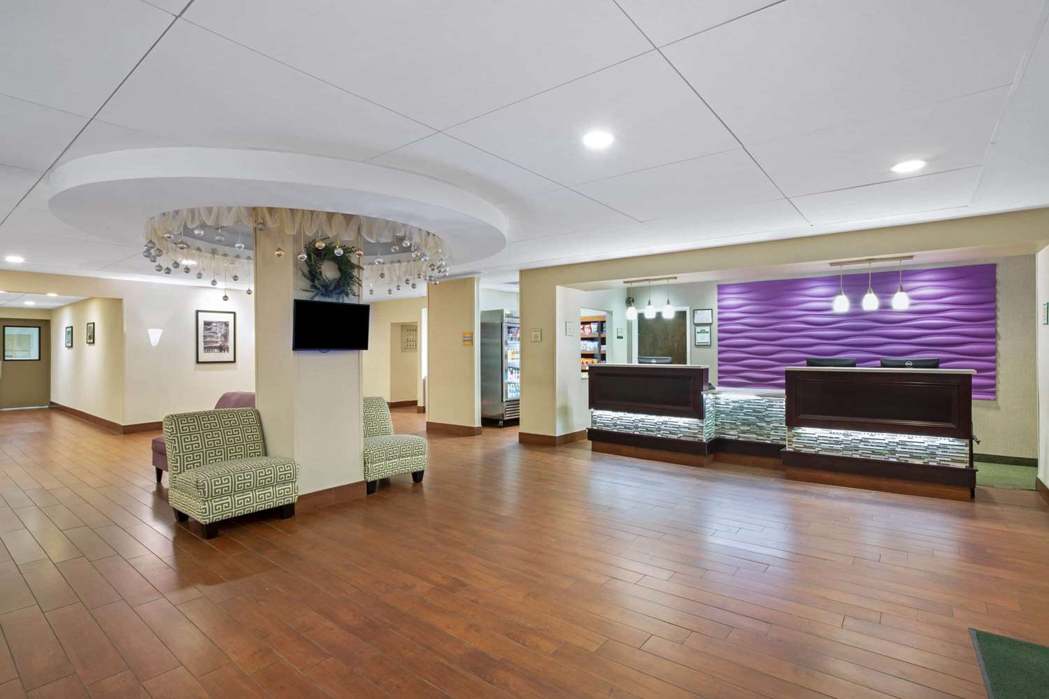 La Quinta Inn & Suites by Wyndham Springfield MA 31/43