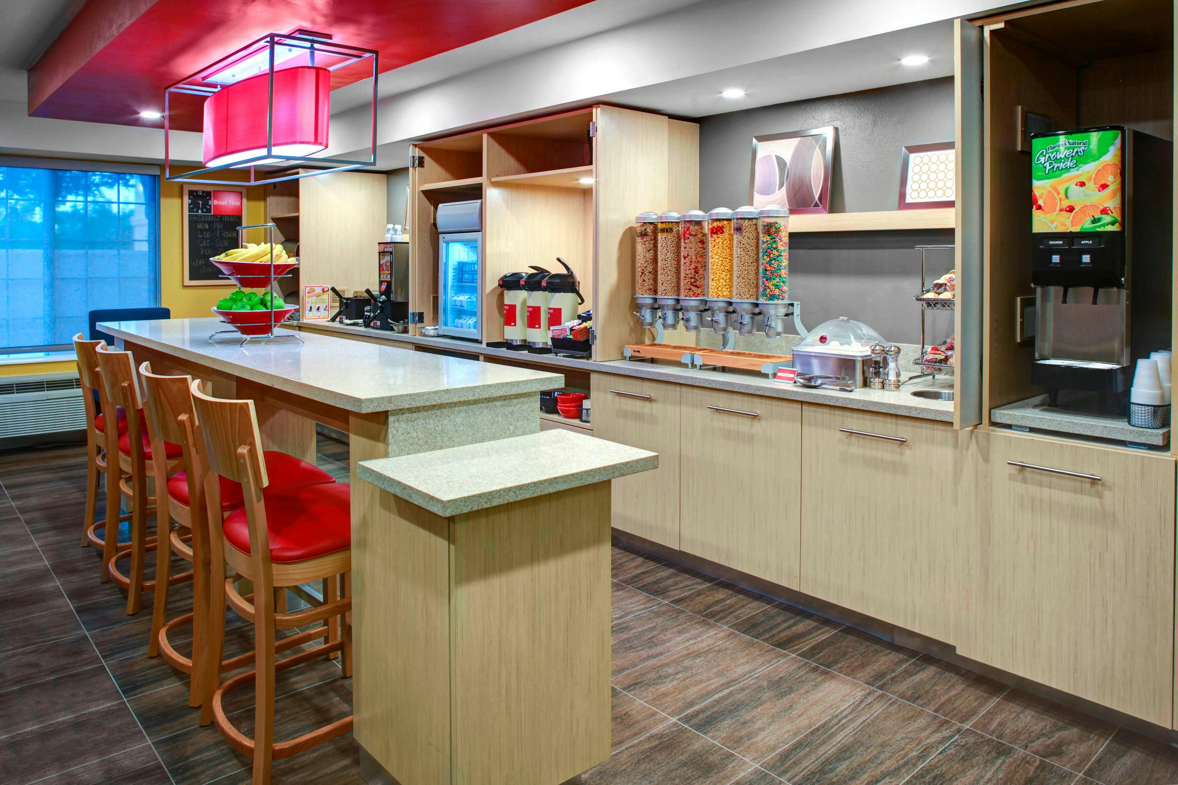 TownePlace Suites by Marriott Fresno 27/36