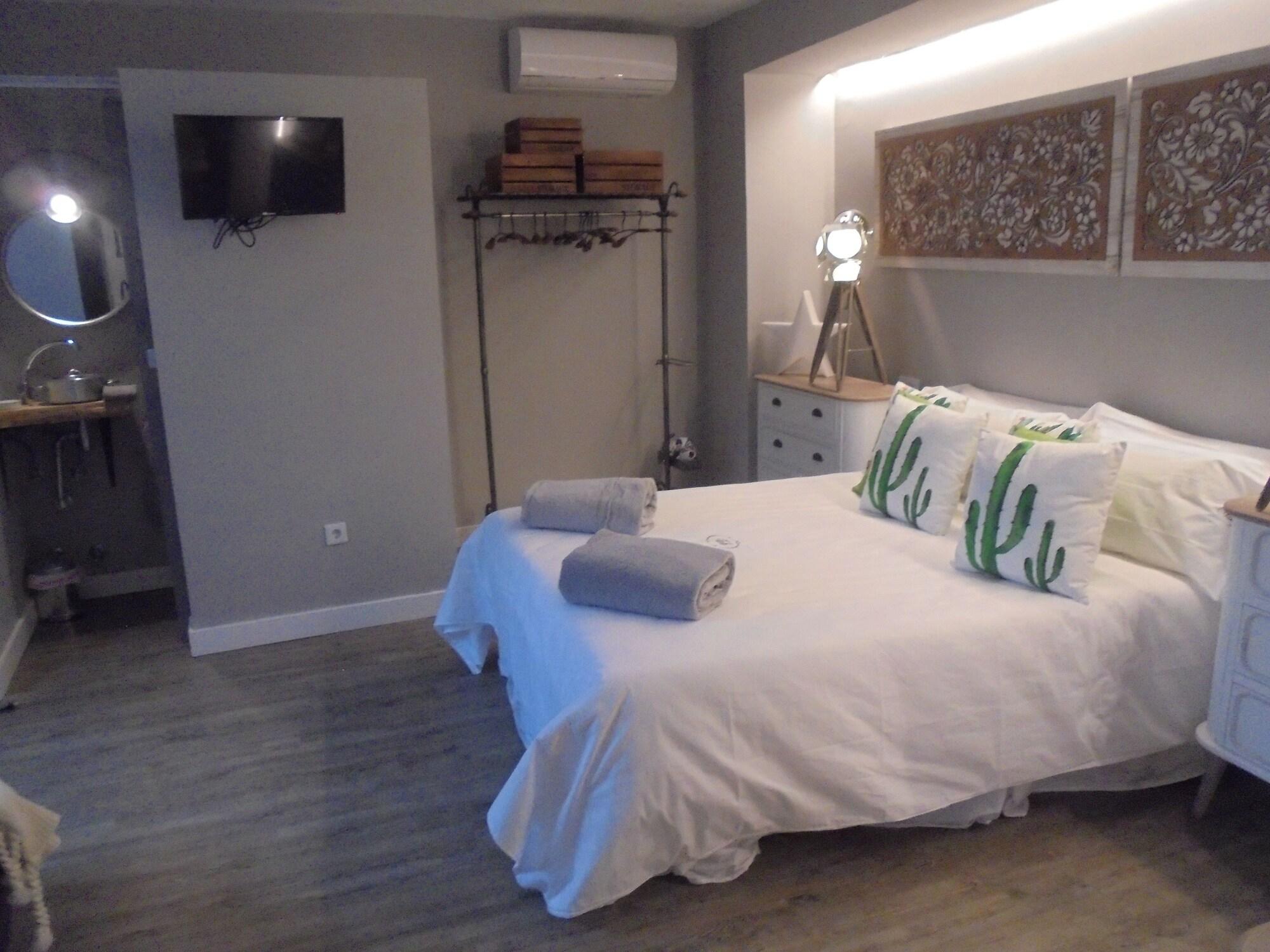 Hostal Tak 24/54