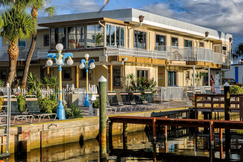 Bayview Plaza Waterfront Resort 4/70