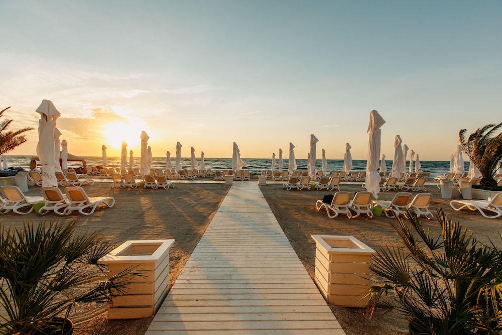 Hotel Opera Mamaia 61/70