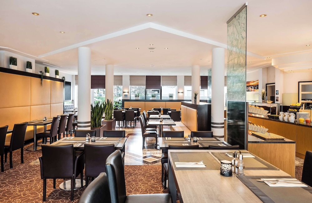 Lindner Hotel Dusseldorf Airport, part of JdV by Hyatt 55/75