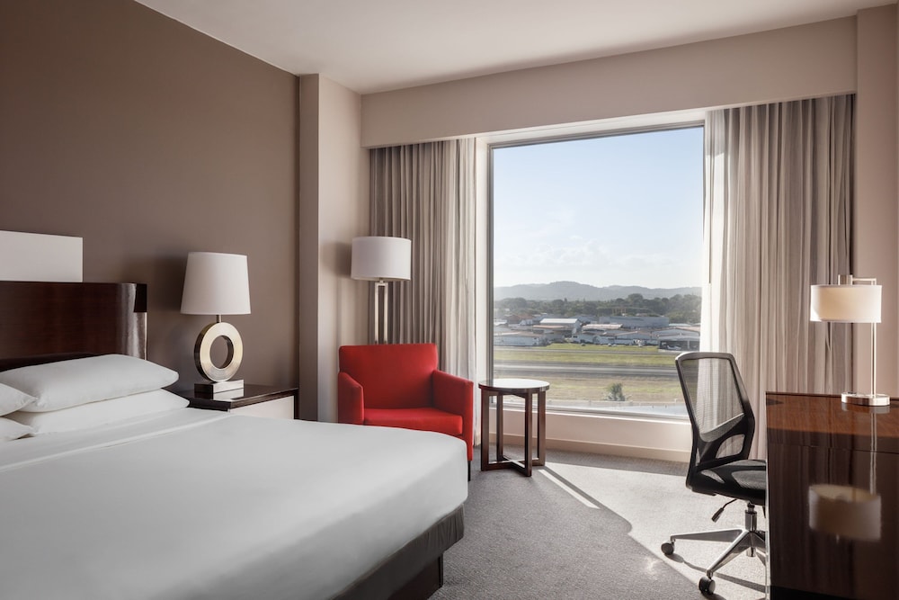 Deluxe, King Bed, City View